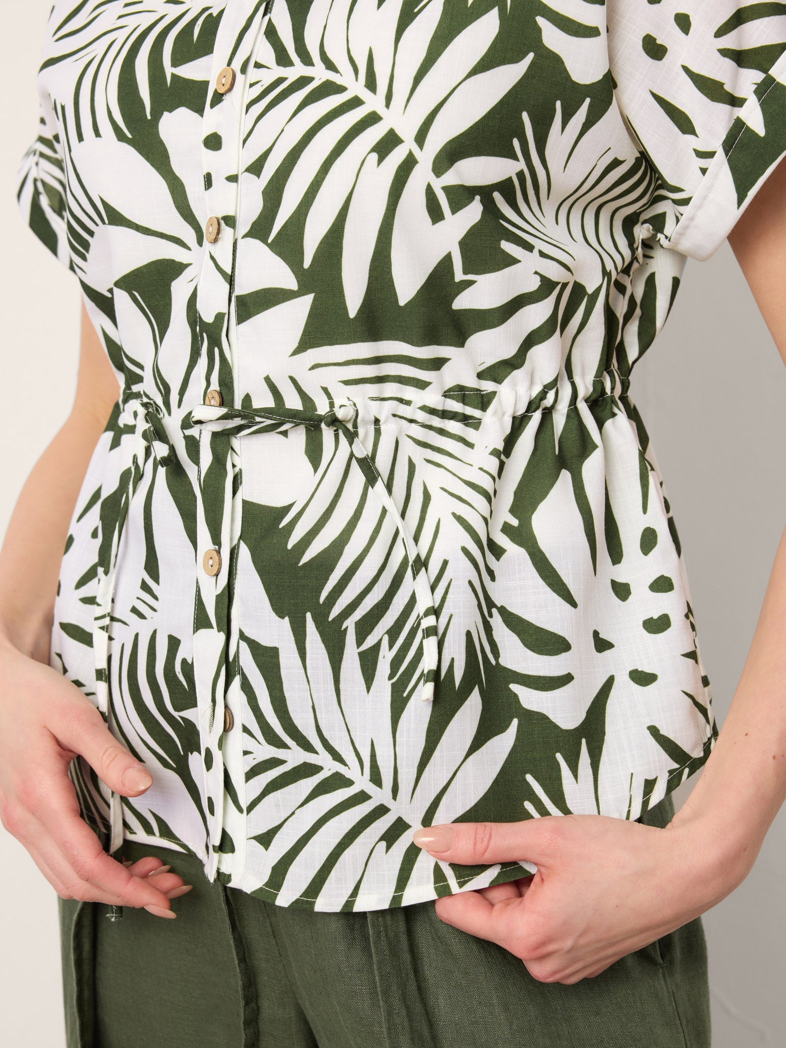 Linen Palm Print Drawstring Waist Cuffed Sleeve Shirt HILDEGARD